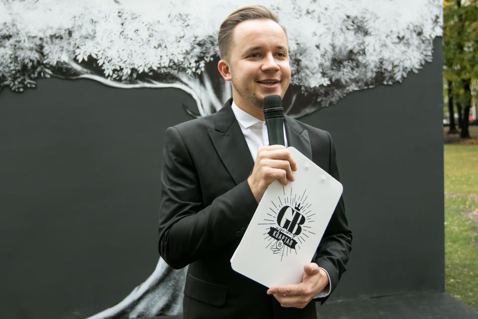 Ведущим торжественного мероприятия стал Артем Гагарин